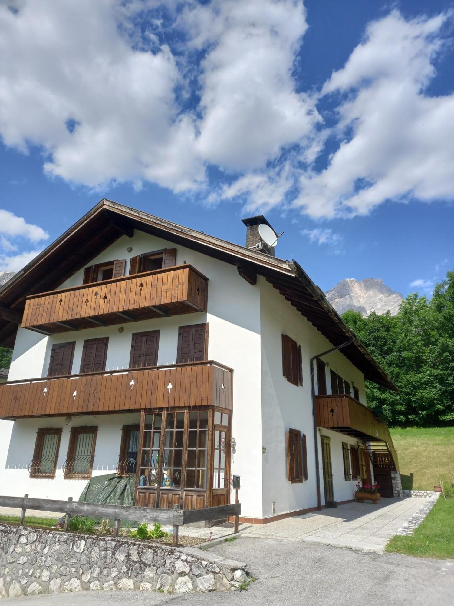 Deliziosa Mansarda Con Vista Dolomiti Lägenhet San Vito di Cadore Exteriör bild