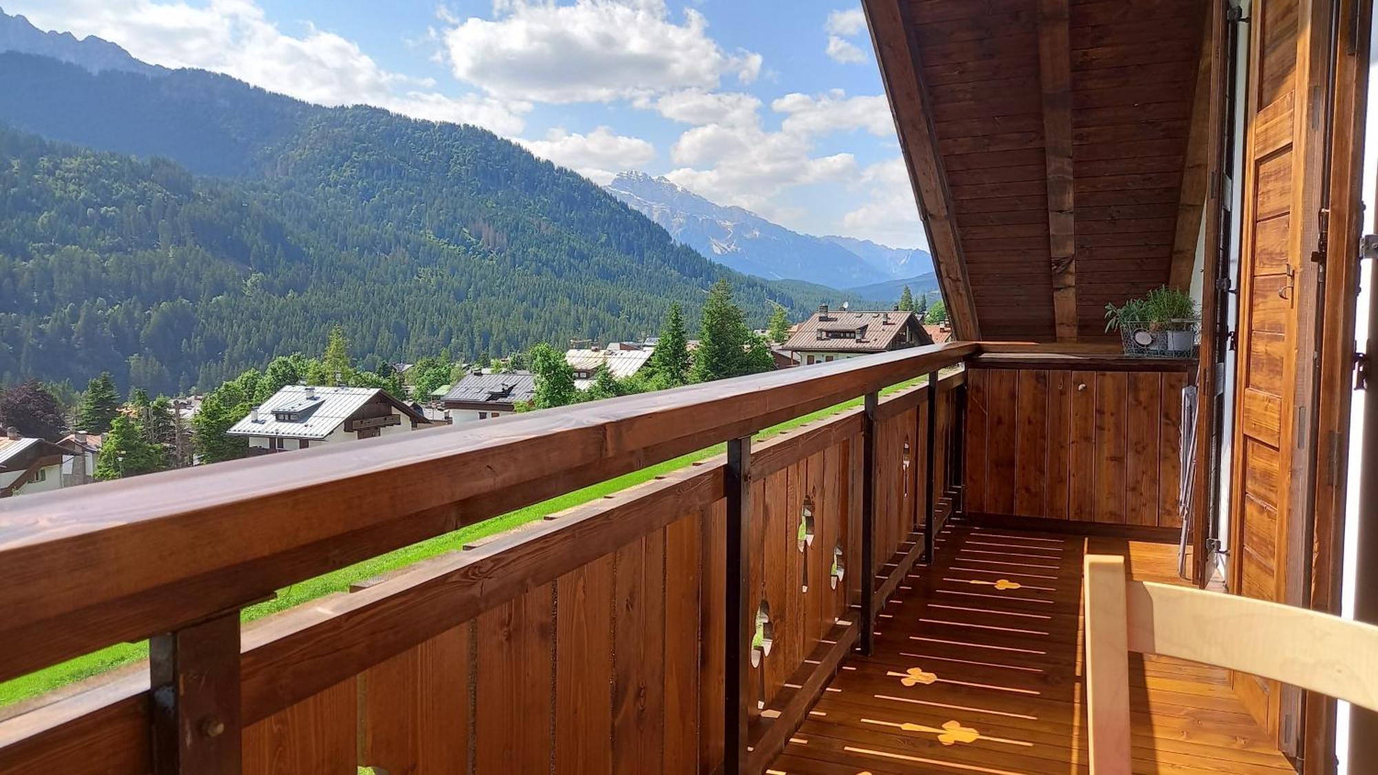 Deliziosa Mansarda Con Vista Dolomiti Lägenhet San Vito di Cadore Exteriör bild