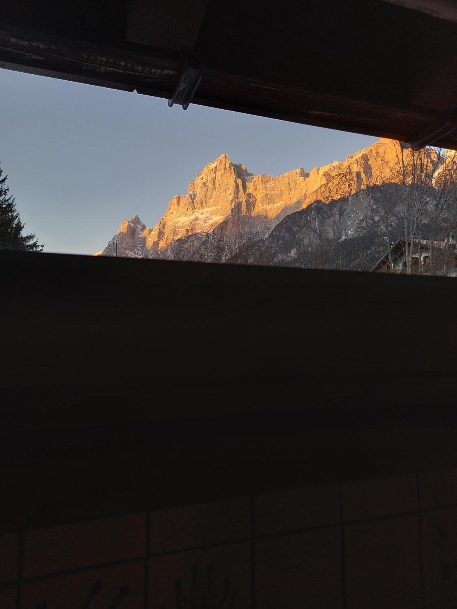 Deliziosa Mansarda Con Vista Dolomiti Lägenhet San Vito di Cadore Exteriör bild